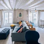 Superb For 4 Pantheon - Emily In Apartment *